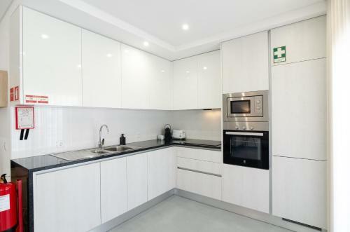 North Breeze - 2 Bedroom Apartment With Rooftop Pool