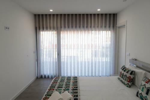 Villa Moderna V4 Nazar� C/ Piscina Privativa