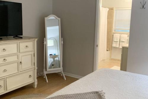 Chapel Hill Poolside Retreat