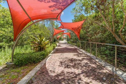 A Slice Of Heaven At Mariner Village