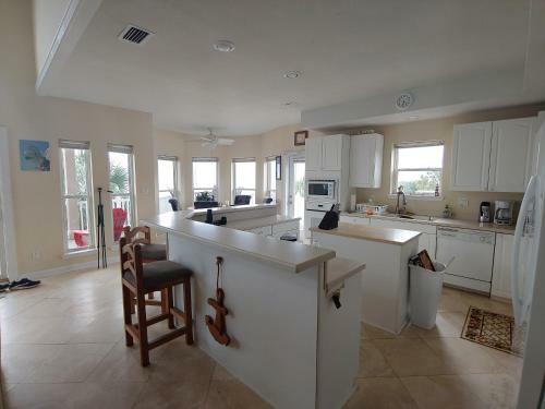 Villa Paradise By The Sea