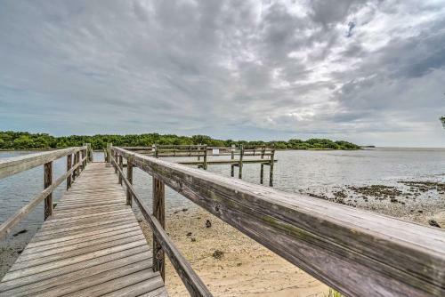Apartamento Charming Cedar Key Condo Direct Beach Access