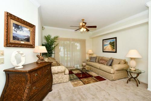 Private, Peaceful, Lakeside, Fully-fenced Yard