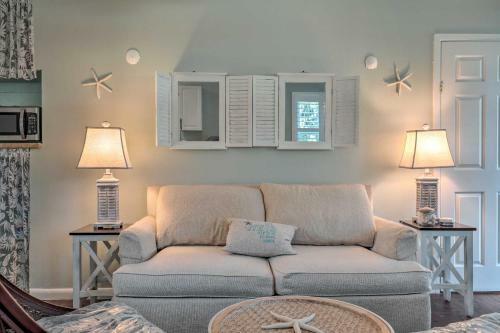 Cozy Crystal Beach Cottage Walk To Shoreline