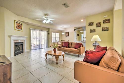 Sunny Fl Getaway On 1 Acre With Patio And Porch!