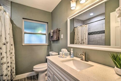 Lovely Clearwater Home With Screened Lanai!