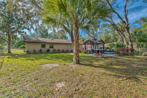 Crystal River Retreat With Hot Tub And Gazebo!