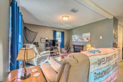 Crystal River Retreat With Hot Tub And Gazebo!