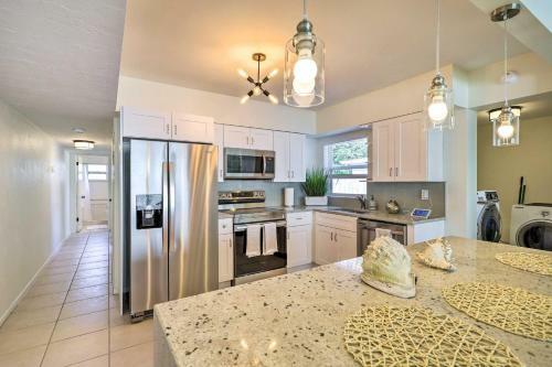 Cute And Cozy Florida Duplex Walk To Beaches!