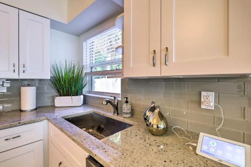 Cute And Cozy Florida Duplex Walk To Beaches!