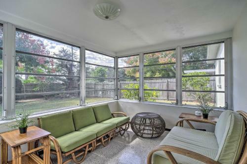 Mid-century Modern Home - 5 Miles To Beach!