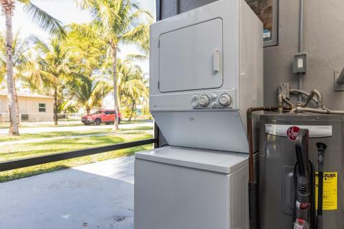 Amazing Escape Close To Dania Beach! Home