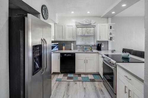 Amazing Escape Close To Dania Beach! Home