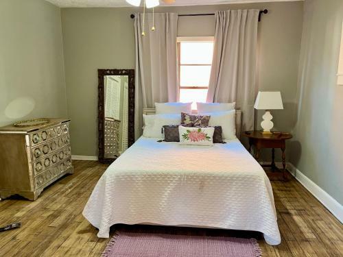 Dania's Cottage At Dania Beach