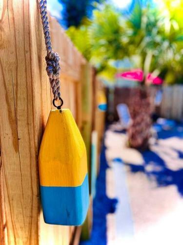 New! Modern Cozy Tiny Home W/ Pool. Pure Paradise