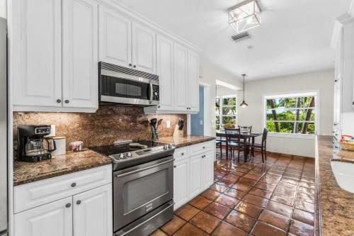 Spanish Style- Heated Saltwater Pool/grill, Min To Beach & Atlantic
