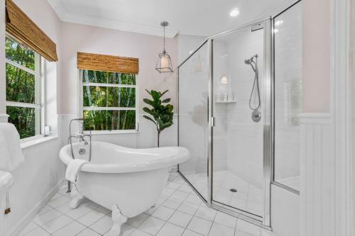 Spanish Style- Heated Saltwater Pool/grill, Min To Beach & Atlantic