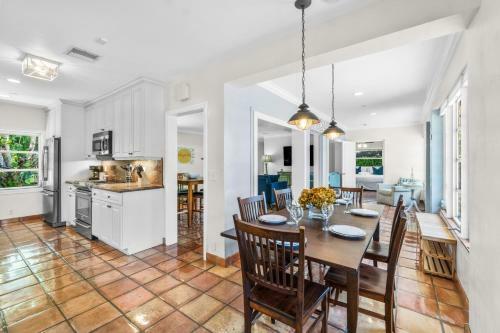 Spanish Style- Heated Saltwater Pool/grill, Min To Beach & Atlantic