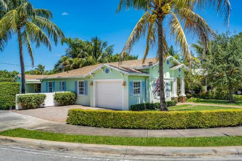 3b Allure W/heated Pool & Jacuzzi, 5min To Beach!
