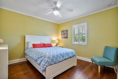 3b Allure W/heated Pool & Jacuzzi, 5min To Beach!