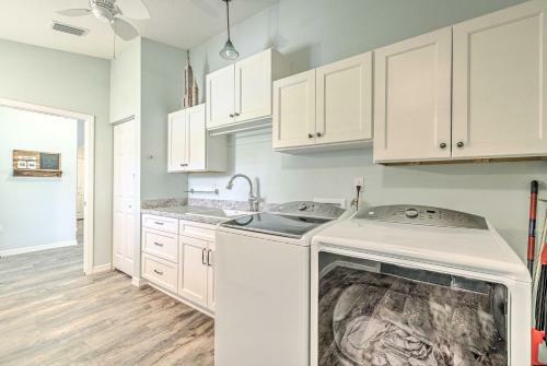 Modern Gem With Private Kayak Dock On Rainbow River!