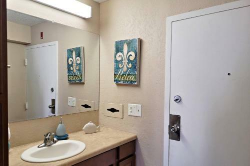 Castaways Beach Resort Condo Unit 514