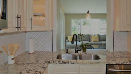 Villa Deerfield-private Resort Style Home Mins To The Beach