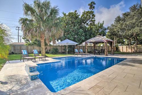 Pet-friendly Home With Pool Less Than 4 Mi To Beach!