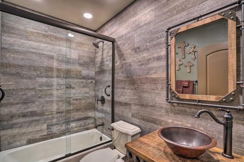 Chic Fort Myers Escape With Community Perks!