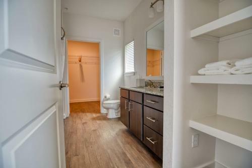 Grand Two Bedroom Two Bathroom Apartment With Balcony