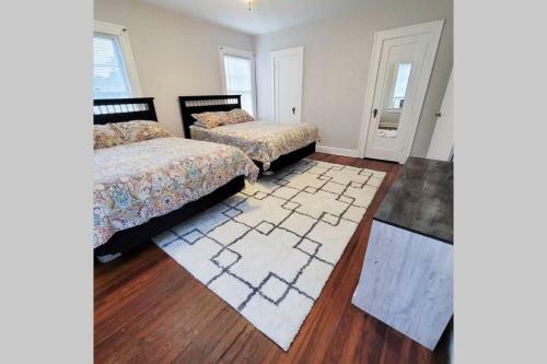 Iconic Gainesville Home - Sleeps 12 - 4 Br- Tom Petty's Old House