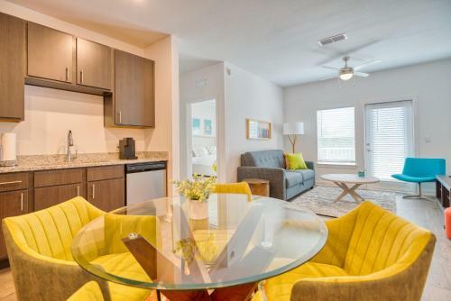 Luxe One Bedroom Apartment With Balcony
