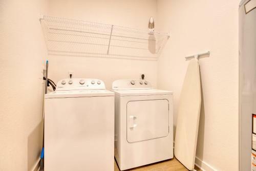 Luxe One Bedroom Apartment With Balcony