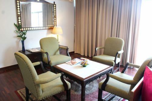 Apartamento Samsen Suites/ 2 Br Suites For Less