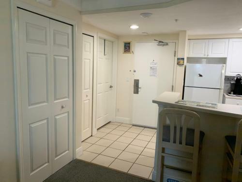Hotel Sea View Apt Building On Daytona Beach