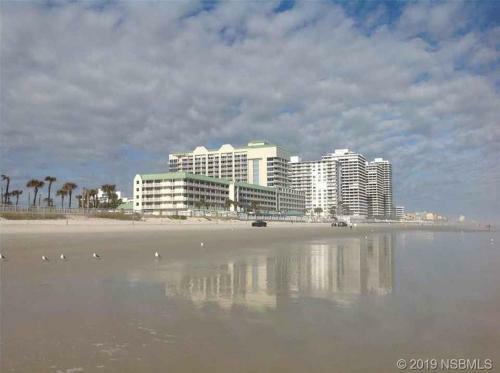 Hotel Sea View Apt Building On Daytona Beach