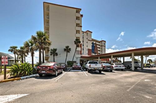 Apartamento Oceanfront Resort-style Getaway - Walk To Beach!