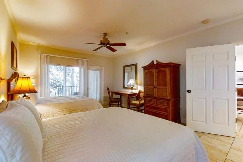 Tennis Villas III