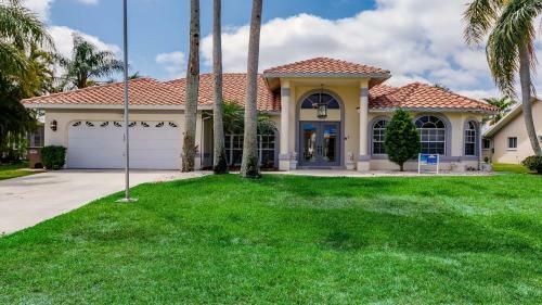Villa Tropicana - Luxury With Pool