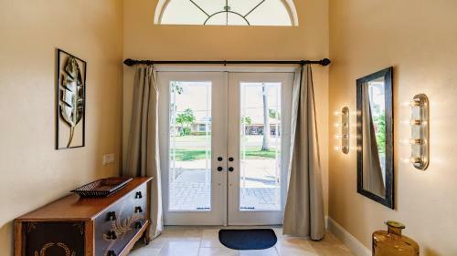 Villa Tropicana - Luxury With Pool