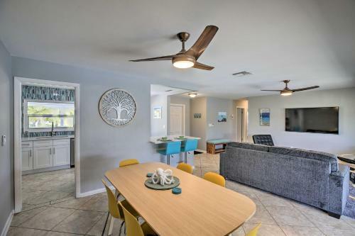 Canalfront Home With Dock Swim, Golf And Explore!
