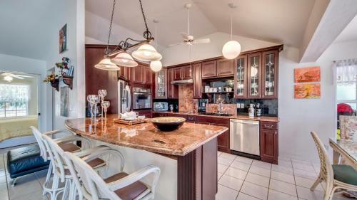 Lakeside At Cat Cay - Cape Coral - Roelens Vacations
