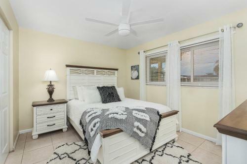 Bikini Bottom Bungalow - Heated Pool & Game Room - Roelens Vacations