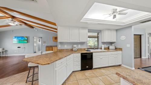 Sunset Palms Dockside Retreat