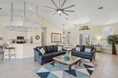 Cape Serenity- Luxury Waterfront Villa With Kayaks