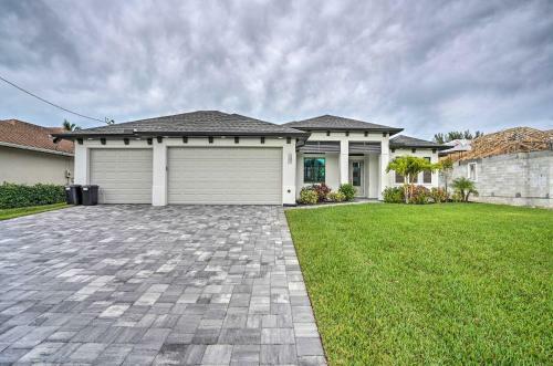 Canalfront Cape Coral Home With Bbq - Pets Welcome!
