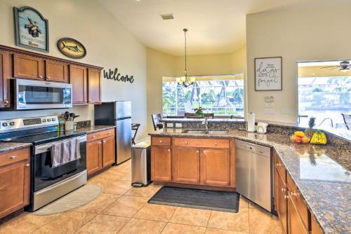 Upscale Cape Coral Retreat With Infinity Pool And Spa!