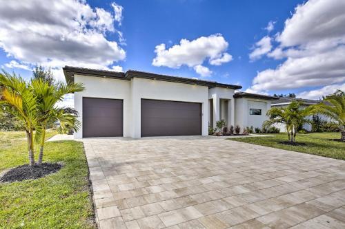 Canalfront Cape Coral Escape With Lanai And Pool!