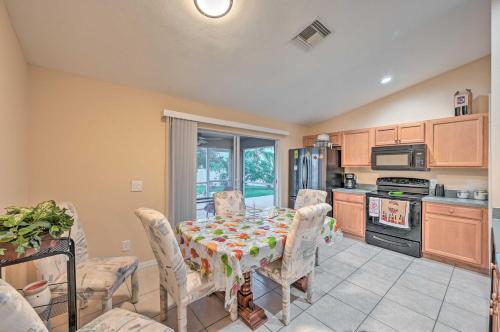 Cape Coral Home With Fenced Yard 11 Mi To Beach