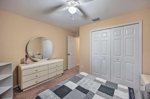 Cape Coral Home With Fenced Yard 11 Mi To Beach
